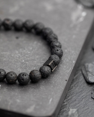 D03 Black Lava